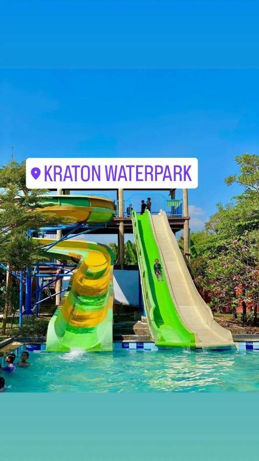Ndalem Kraton Hotel Sidoarjo Dış mekan fotoğraf